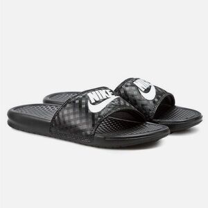 NWOT Nike Women’s Benassi “Just Do It” Sandal size 7